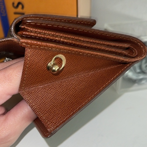 Louis Vuitton monogram Elise bifold crossbody wallet 🔥 - Picture 12 of 13